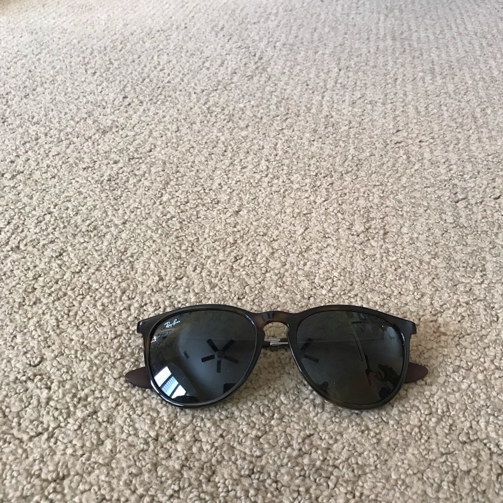 Ray-Ban Erika Sunglasses - Picture 4 of 5